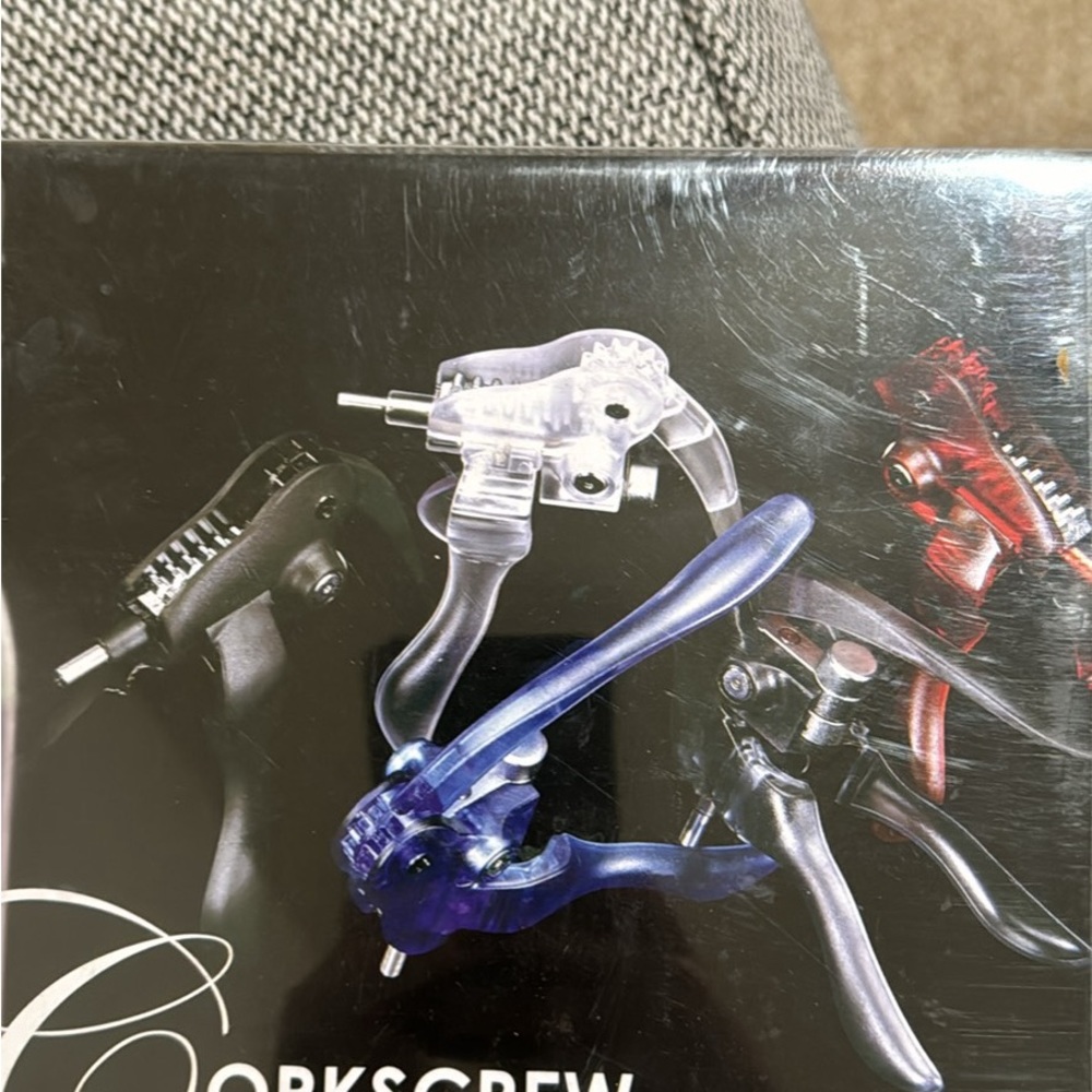 Red corkscrew - Picture 3 of 3